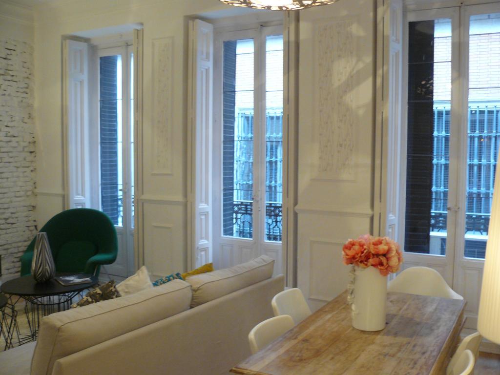 Apartamentos Manzana Мадрид Номер фото