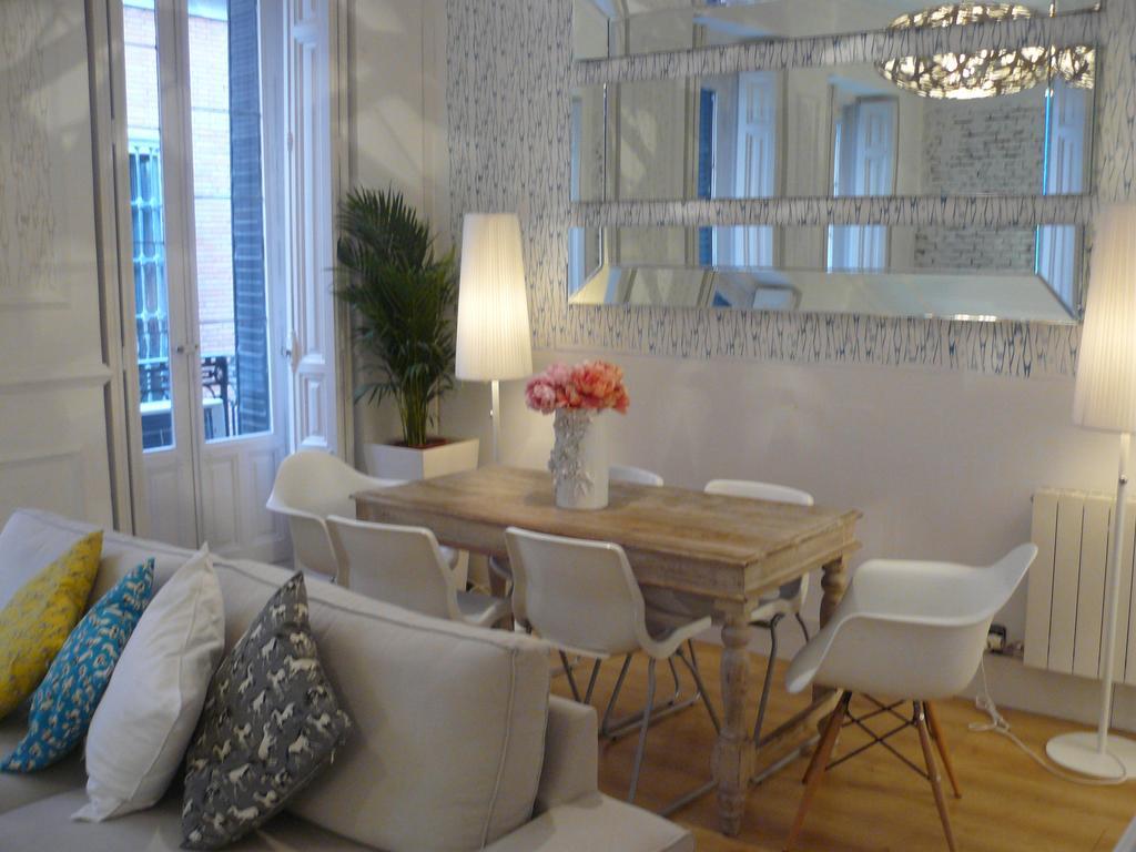 Apartamentos Manzana Мадрид Номер фото